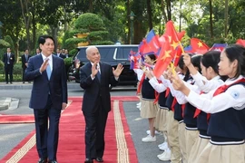 State President hosts welcome ceremony for Cambodian King