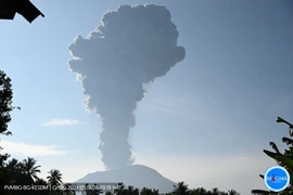 Indonesia raises volcano alert to highest level (Photo: volcanodiscovery.com)