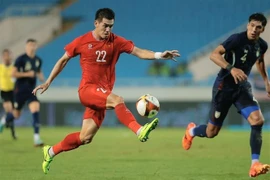 Vietnam start strong, with Tien Linh scoring the opener in the 20th minute after a long pass from Que Ngoc Hai. (Photo: VNA)