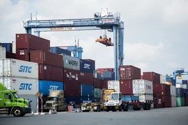 The state budget revenue from import-export activities tops 306 trillion VND during the first nine months of 2024, up 13.5% year on year (Photo: VNA)