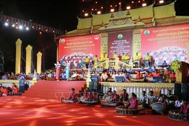 Soc Trang holds largest Khmer five-tone musical performance (Photo: VNA)