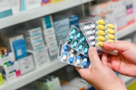 La surveillance et la gestion des établissements et des activités de vente au détail des médicaments sont de plus en plus strictes. Photo: Internet