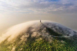 La montaña Ba Den, conocida como "la primera montaña celestial" 