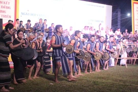 Actuación de Gongs. (Foto: baolamdong.vn) 