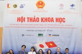 En la ceremonia de firma del memorando de entendimiento entre las universidades de Vietnam y Japón (Fuente: VNA)