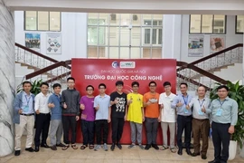 All seven members of the Vietnamese team to the 18th Asia-Pacific Informatics Olympiad win medals (Photo: VNA)