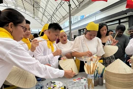 The Vietnamese booth attracts many visitors. (Photo: VNA)