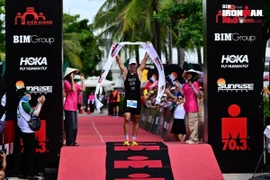 Anfrey Sharipov from Uzbekistan becomes the champion of the 2024 BIM Group IRONMAN 70.3 Phu Quoc. (Photo: VOV)