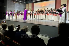 Homeland Choir helps promote Vietnamese culture in France