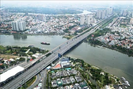 Vietnam's economy shows signs of recovery in H1
