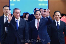 Vietnamese Prime Minister holds talks with Chinese Premier