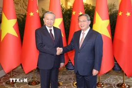 Top leader welcomes Chinese Premier in Hanoi