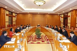 阮富仲总书记在越共十四大人事小组第一次会议上发表讲话。图自越通社