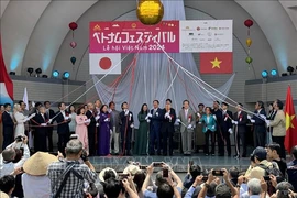 2024年日本越南文化节在日本东京代代木公园开幕。图自越通社