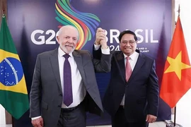 El primer ministro de Vietnam, Pham Minh Chinh, y el presidente de Brasil, Luiz Inácio Lula da Silva. (Fuente: VNA)