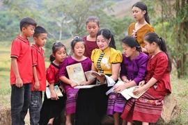 Profesores vietnamitas: "soldados en el frente ideológico y cultural"