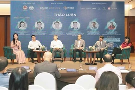 На форуме по трансграничной электронной коммерции, организованном совместно Amazon Global Selling Vietnam и Ассоциацией электронной коммерции Вьетнама (VECOM) 27 июня (Фото: ВИА) 