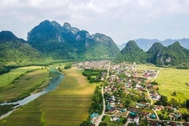 Вид на деревню Танхоа в провинции Куангбинь, которая вошла в список лучших туристических деревень 2023 года по версии Всемирной туристической организации. (Фото: ВИA)