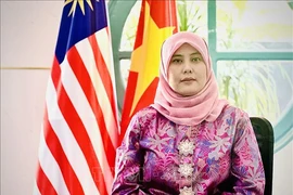 La embajadora adjunta malasia en Hanoi, Cik Aida Safura Niza Othma (Fuente: VNA)