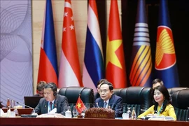 Le président de l’Assemblée nationale du Vietnam Trân Thanh Mân (centre) lors de la réunion du Comité exécutif de l’AIPA-45, à Vientiane, le 18 octobre. Photo : VNA