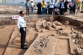 Nguyên Lân Cuong, secrétaire général de l'Association d'archéologie du Vietnam, a souligné l'importance de ces trouvailles pour mieux cerner l'évolution des pratiques funéraires au fil du temps. Photo gracieuseté de l’Institut d’archéologie du Vietnam