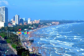 Sur la plage de Derrière (Bai Sau), à Vung Tàu. Photo : condao.com.vn