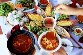 Рыбацкое фондю в Муйне имеет вьетнамскую кулинарную культуру. (Фото: ВИА)
