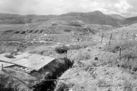 1954年5月2日：我军收紧对奠边府集团据点群的包围圈