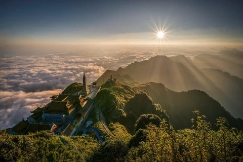 A view of spiritual cultural structures on the top of Mount Fansipan in Sa Pa (Photo: Sun Group)