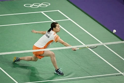 Nguyen Thuy Linh seen in action during the women's singles Group K's first match against Tiffany Ho of Australia at the Paris Olympics early July 30. (Photo: VNA)