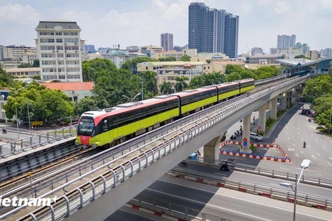 The elevated section of the Nhon - Hanoi Station railway line was officially put into use on August 8. (Photo: VNA)