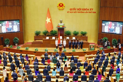 Le Minh Tri takes an oath after being elected Chief Justice of the Supreme People’s Court on August 26. (Photo: VNA)