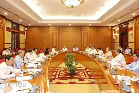 The meeting of the Politburo and the Secretariat of the Party Central Committee in Hanoi on August 30 (Photo: VNA)