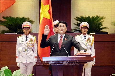 State President Luong Cuong takes the oath in front of the National Assembly and people nationwide on October 21. (Photo: VNA)