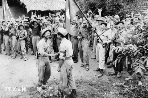 Soldiers of the Vietnam - Laos combatant alliance in the resistance war against France in 1950 (File photo: VNA)