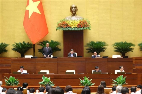 Le vice-président de l'Assemblée nationale, Tran Quang Phuong, préside une séance de débat le 21 mai lors de la 7e session de la 15e législature de l'Assemblée nationale. Photo: VNA