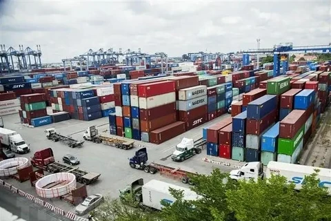 Des conteneurs de fret au port Tan Cang, Ho Chi Minh-Ville. Photo : VNA