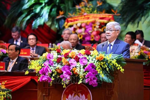 Do Van Chiên, membre du Politburo, secrétaire du Comité central du Parti, président du 10e Comité central du FPV, s'exprime à la cérémonie de clôture du 10e Congrès national du FPV. Photo: VNA