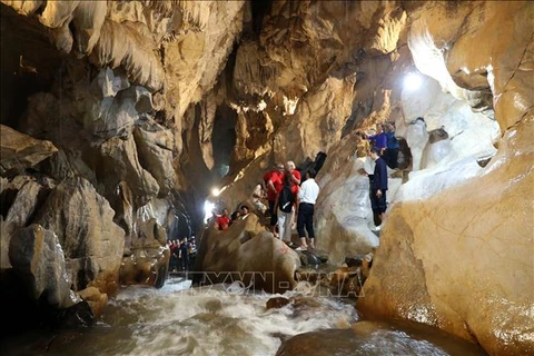 UNESCO evalúa expediente del Geoparque Lang Son. (Fuente:VNA)