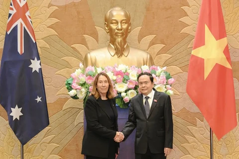 El presidente de la Asamblea Nacional de Vietnam, Tran Thanh Man, y la presidenta del Senado de Australia, Sue Lines. (Fuente: VNA)