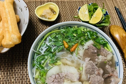 Pho (Sopa de fideo de arroz con carne de res o pollo), uno de los platos típicos de Hanoi. (Fuente:VNA)