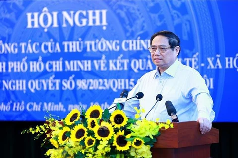 El primer ministro Pham Minh Chinh habla en la reunión (Fuente: VNA)