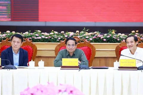 El primer ministro Pham Minh Chinh en la reunión con el Buró Ejecutivo del Comité del Partido en la provincia de Lam Dong (Fuente: VNA)