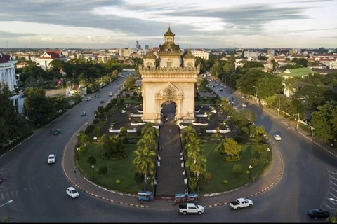 老挝恢复10%增值税并调整银行利率。图自互联网