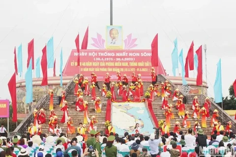 Chaque année, la province de Quang Tri organise la Fête de réunification nationale le 30 avril avec le désir d'une paix durable. Photo : nhandan.vn