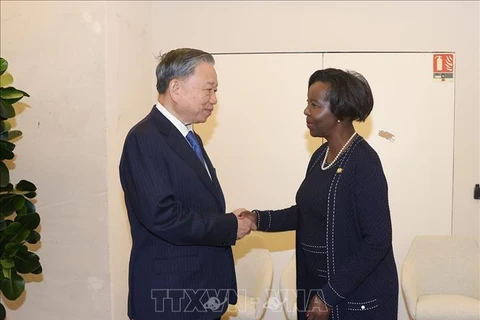 Le secrétaire général du Parti communiste du Vietnam et président vietnamien To Lam et la secrétaire générale de l'OIF, Louise Mushikiwabo. Photo: VNA