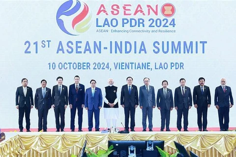 Le PM Pham Minh Chinh assiste au Sommet ASEAN-Inde. Photo: VNA