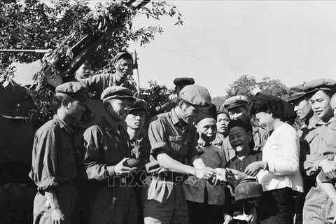 En 1972, la coalition Vietnam-Laos a mené avec succès la campagne de défense de la plaine des Jarres - Xiengkhouang - Muang Soui. Photo d'archives: VNA 