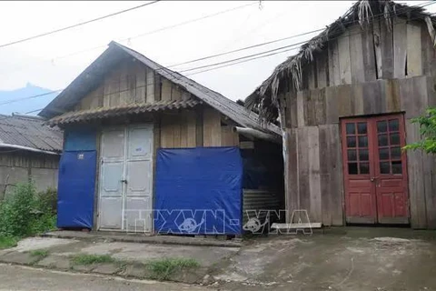 Des maisons précaires dans le district de Van Ban, province de Lao Cai. Photo: VNA