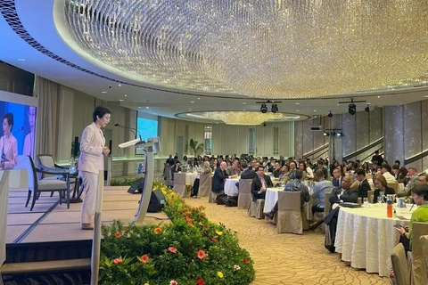 Grace Fu, ministre singapourienne du Développement durable et de l'Environnement s'exprime lors du dialgoue. Photo : VNA